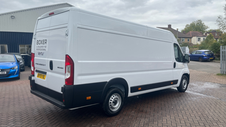 Peugeot Boxer 3500 Heavy L4 Diesel 2.2 BlueHDi 140 H2 Van Professional
